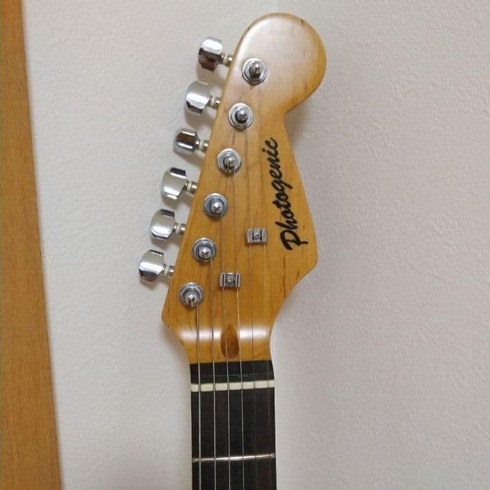 フォトジェニック　ストラトキャスター　美品