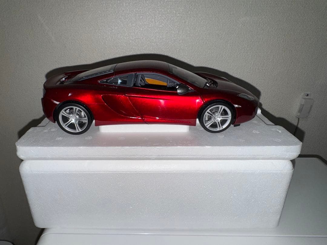 MINICHAMPS McLaren MP4-12C 1/18 限定750個