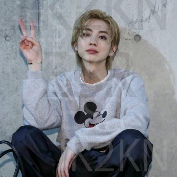 【新品未使用】吉野北人 着用同型 スウェットシャツ ミッキー ランペイジ【稀少】