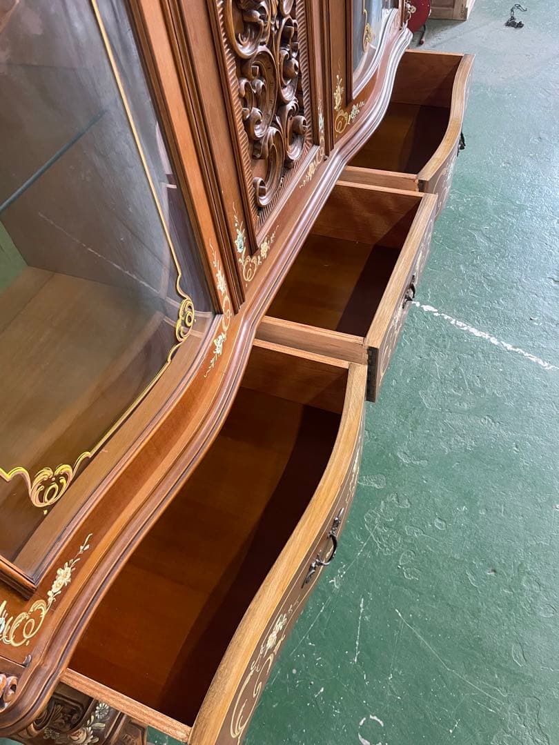 らんイタリア製　大型アンティークキャビネット