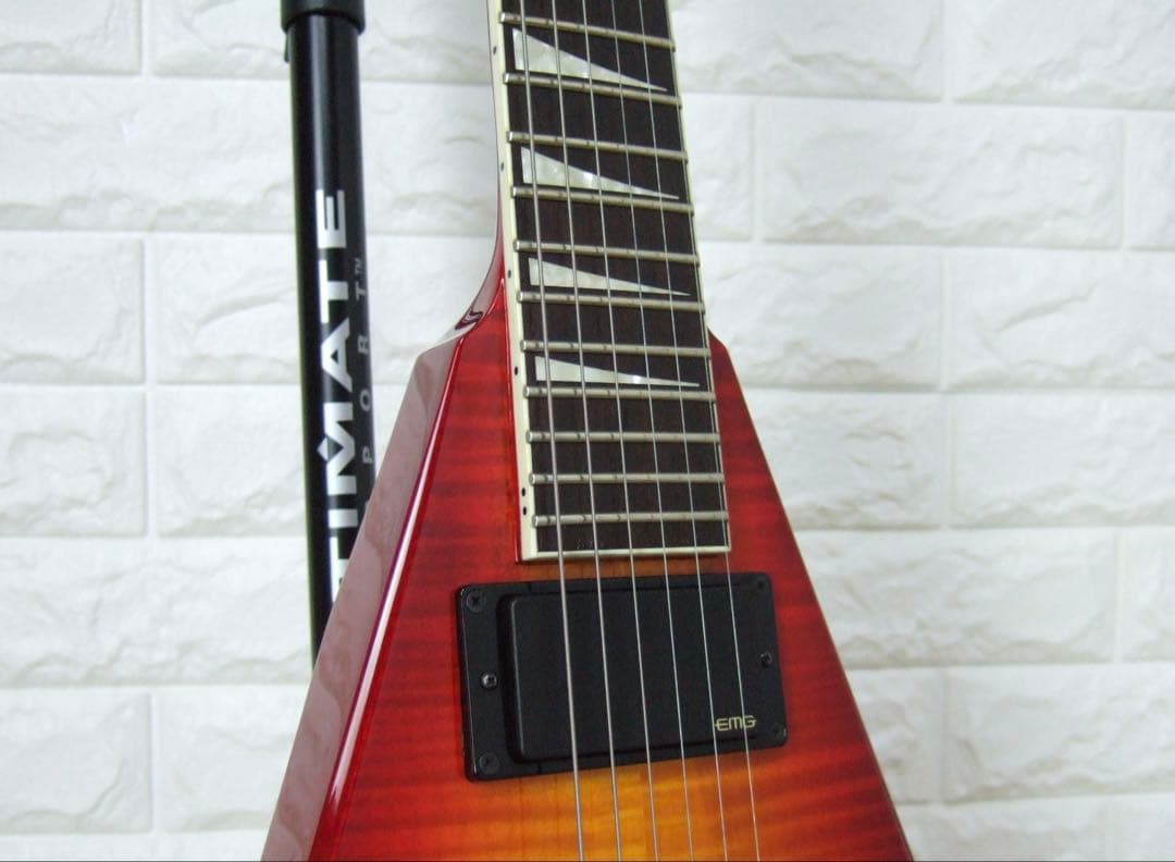 Jackson KING V KVXT CS チェリーサンバースト