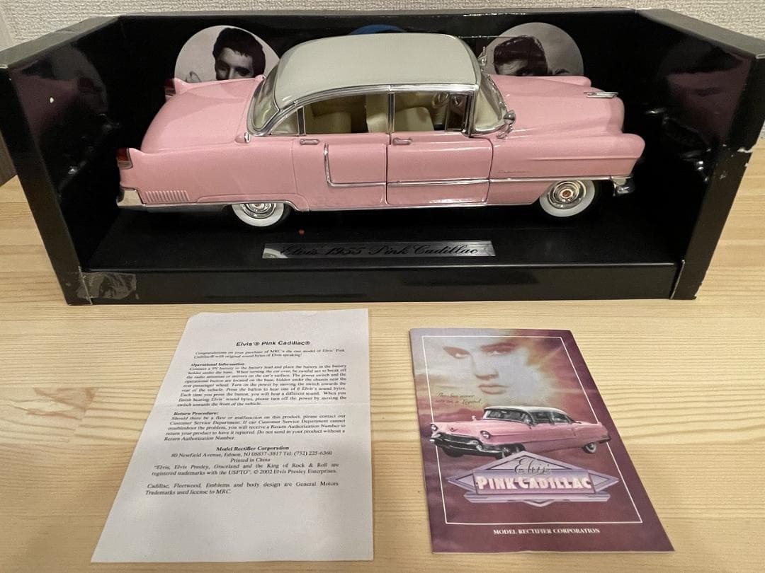 エルビスプレスリー1955年型ピンクキャデラックを忠実に再現したＭＲＣ製1/18