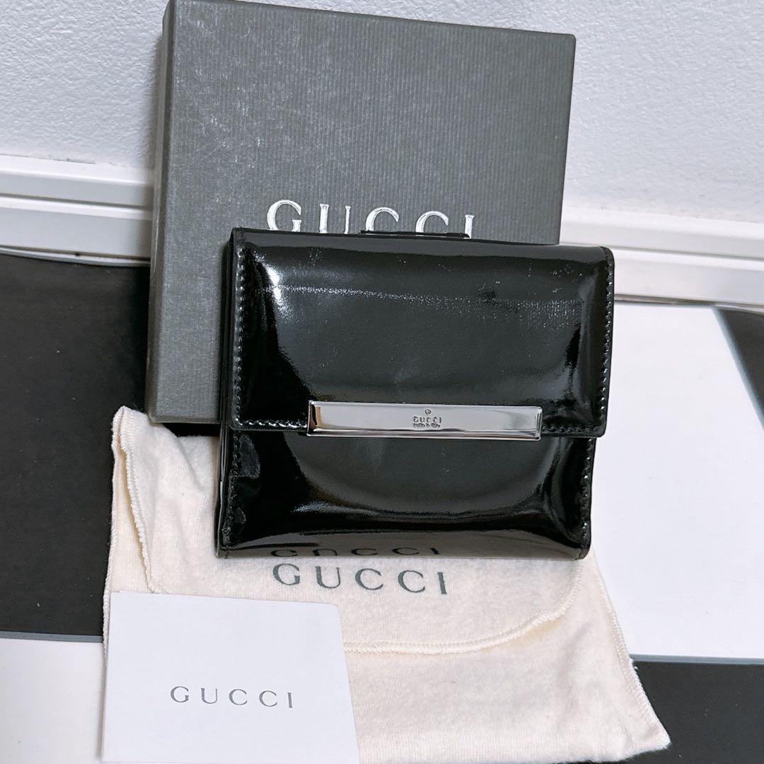 《美品》GUCCI (グッチ)折財布　エナメル