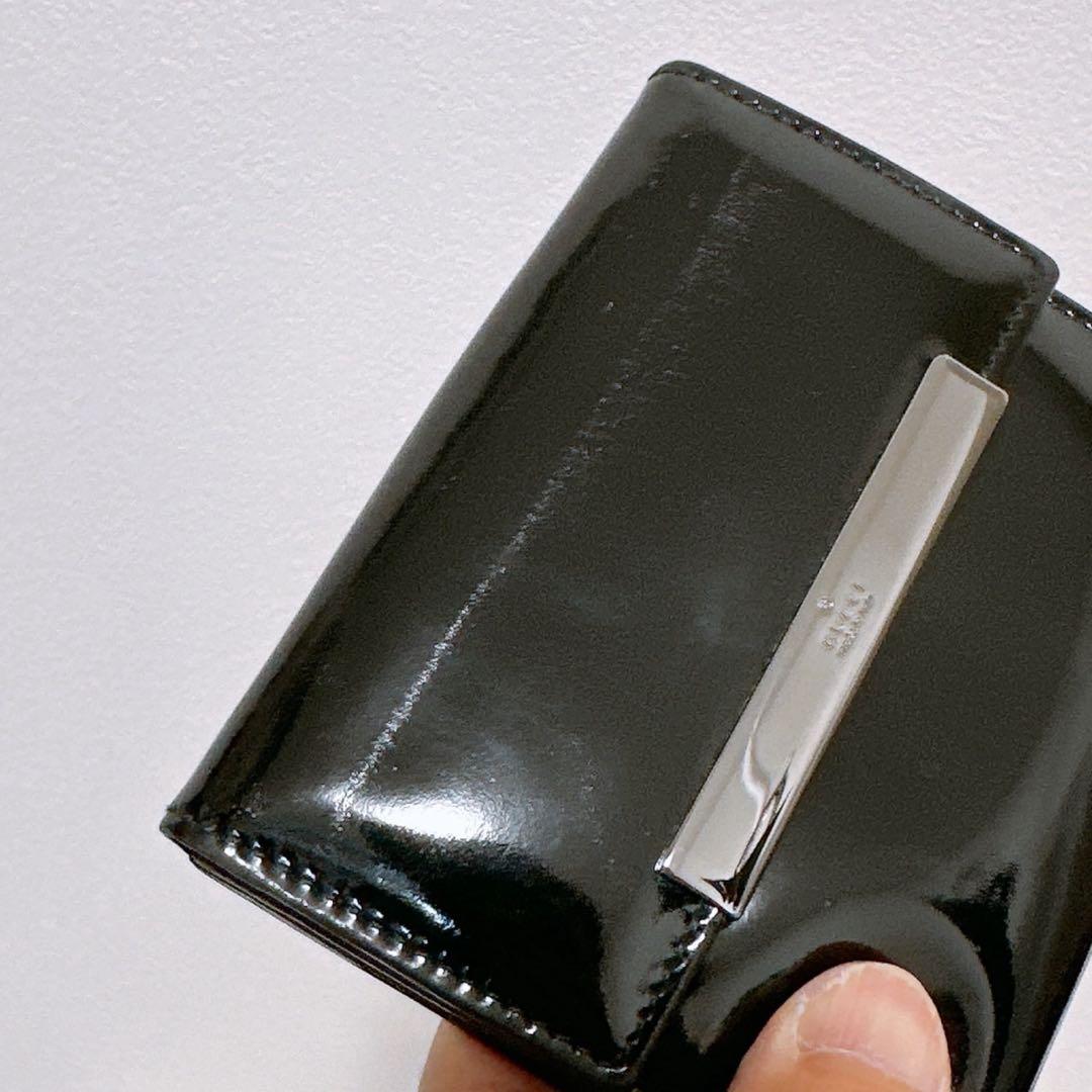 《美品》GUCCI (グッチ)折財布　エナメル
