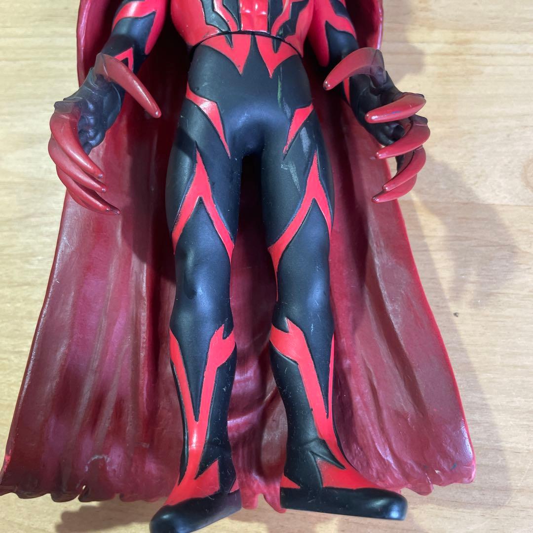 ウルトラマンフィギュア　カイザーベリアル