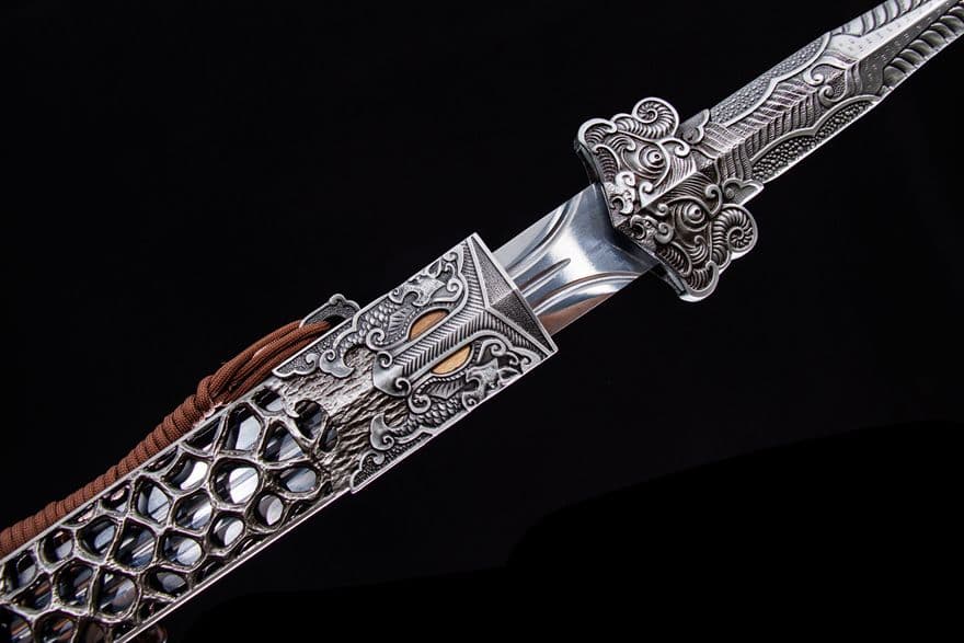 秦王-銀蛟 古兵器 刀装具 日本刀　模造刀 居合刀 武士道 鑑賞用 漢剣 美術刀