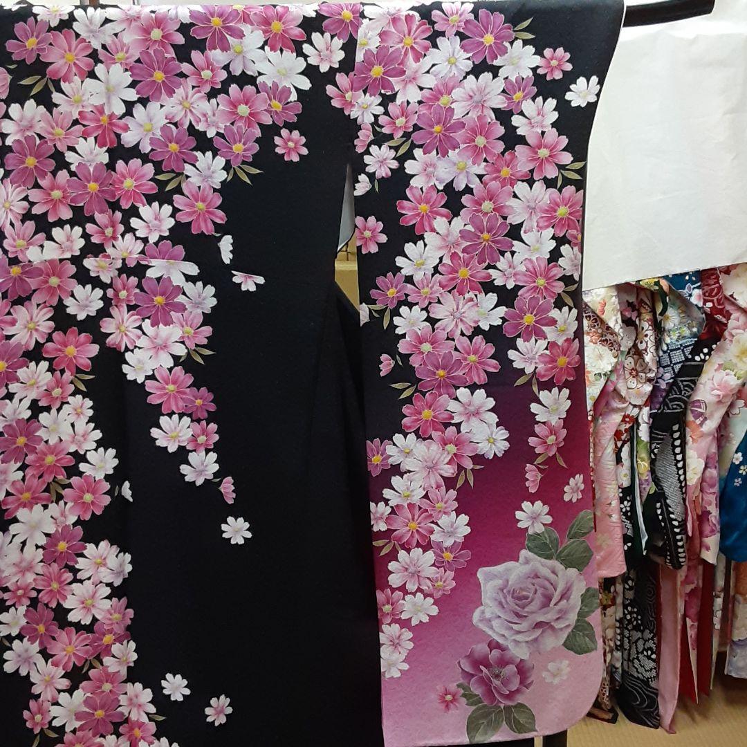 574.正絹振袖、黒バラ、160ぐらい