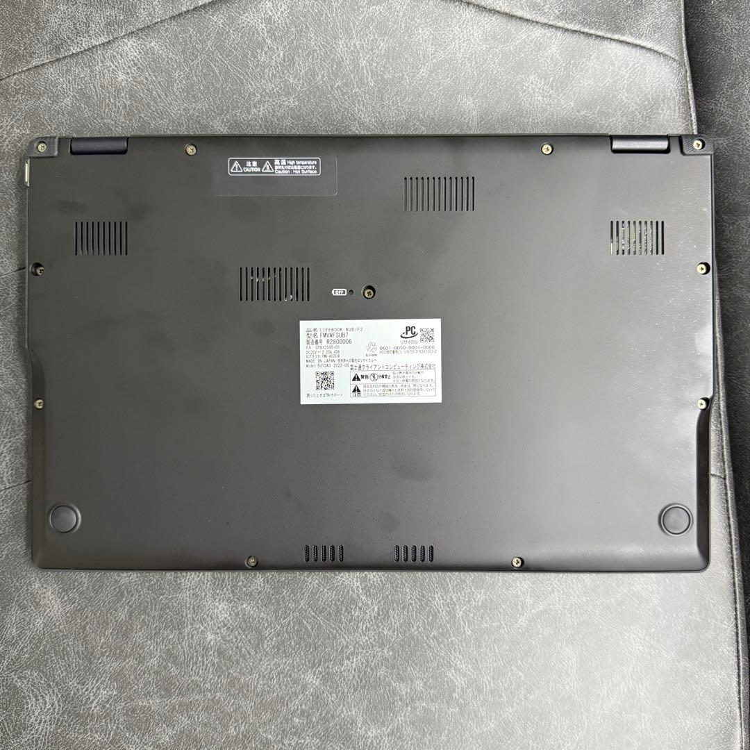 未使用☆富士通　LIFEBOOK　WUB　F3　FMVWF3UB7　ノートPC
