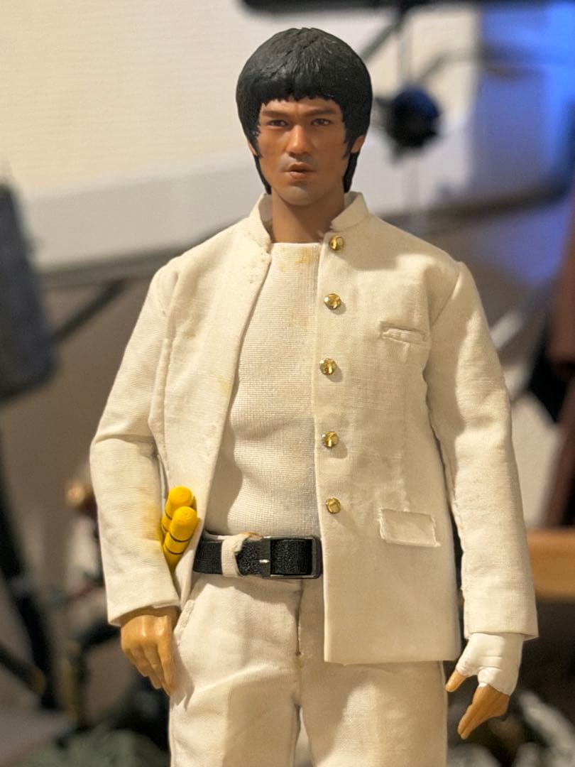 驚異の超高精細 1/12スケールのブルース・リー風カスタムフィギュア