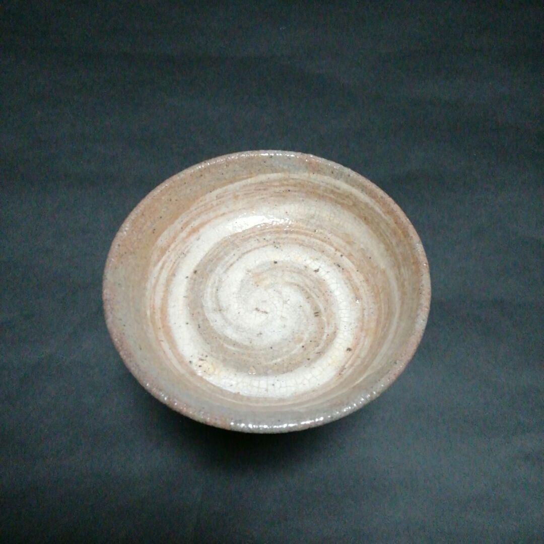 李朝　刷毛目　馬上杯　(李　殷九・号　殷和)　韓国　人間国宝　イ・ウング