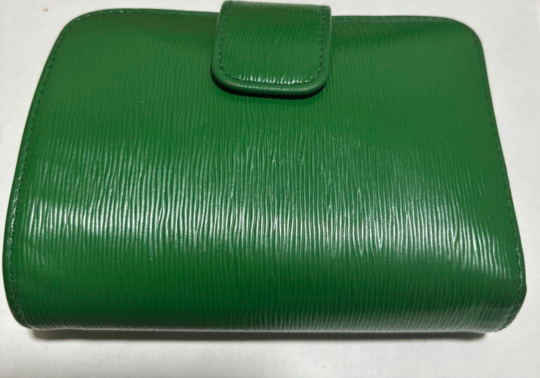 ⭐︎こむぎページ⭐︎PRADA プラダ 二つ折り財布 グリーン