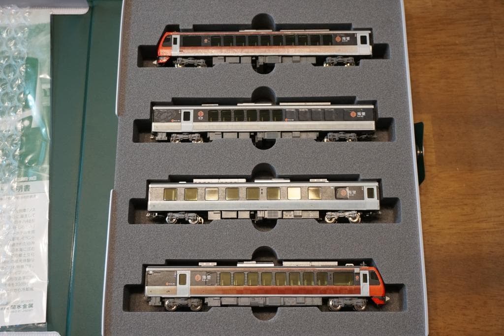 KATO製 HB-E300系　「海里」ラッピング仕様　4両編成セット