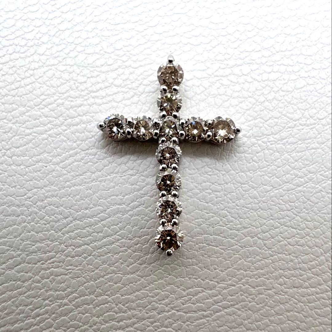 プラチナpt900ペンダントトップ　クロス　ダイヤ0.5ct 0.88 g