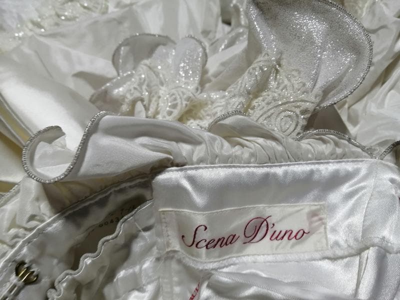 [356] ウエディングドレス ９～１３号サイズ ブランド品 中古