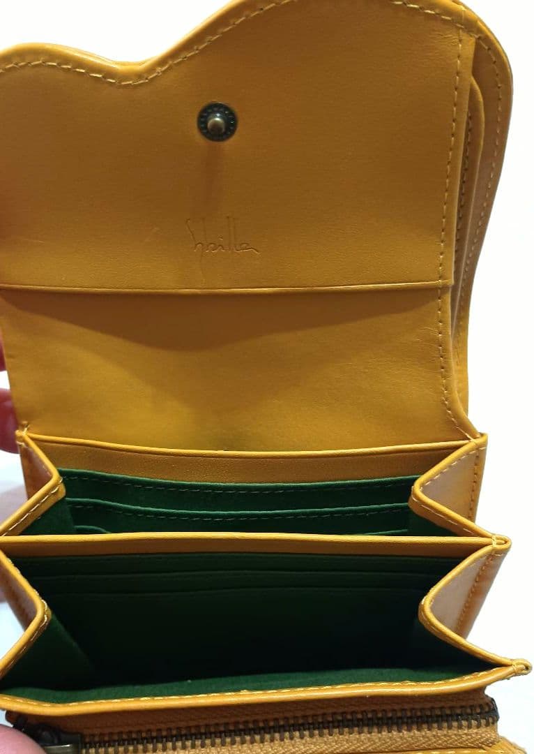 ★Sybilla 　シビラ　二つ折り財布　金運アップレザー 黄色　新品　未使用★