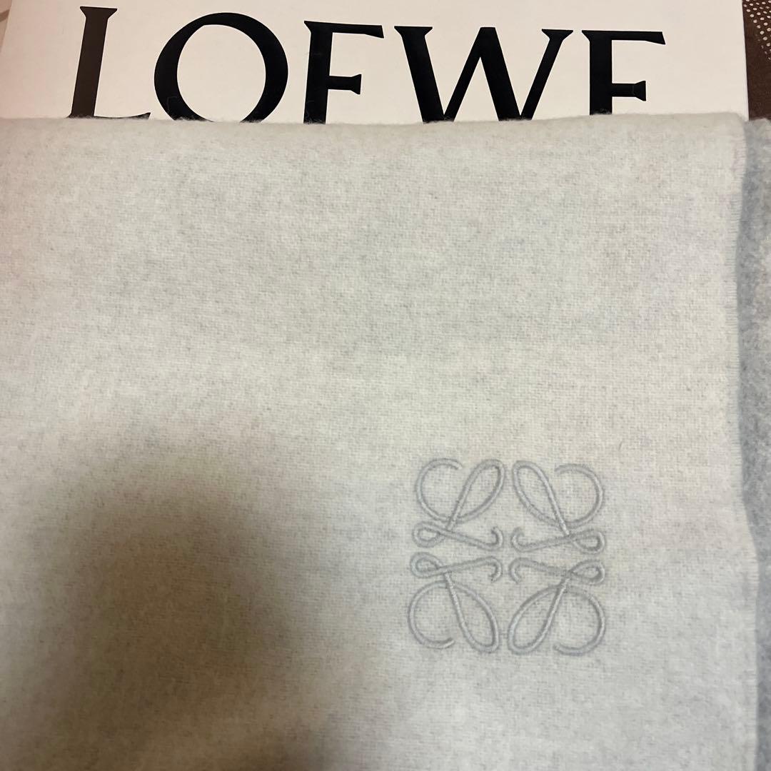 LOEWE グレー マフラー