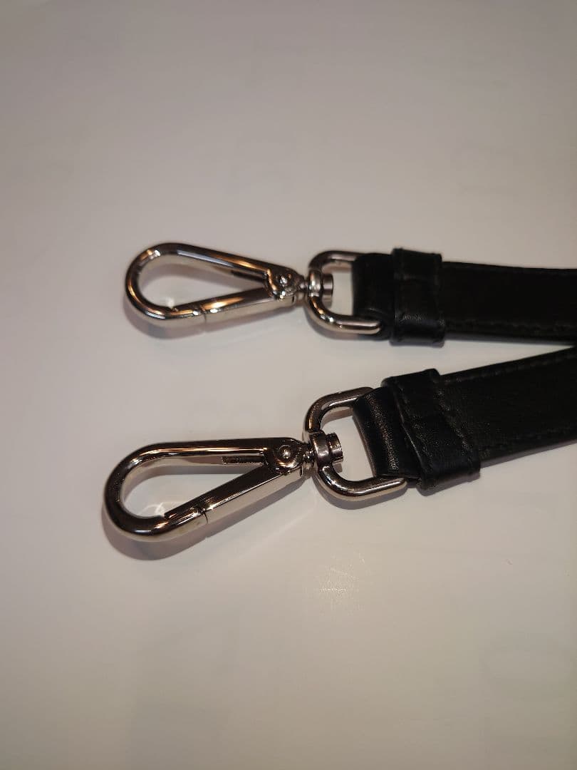 PRADA ブラック レザー ショルダーストラップ