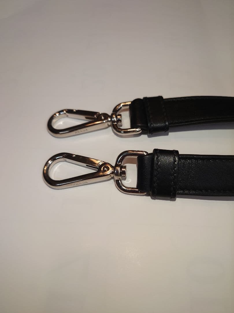 PRADA ブラック レザー ショルダーストラップ
