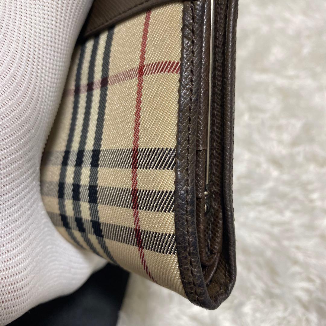 Burberry がま口　二つ折り財布　お洒落　美品　ノバチェック