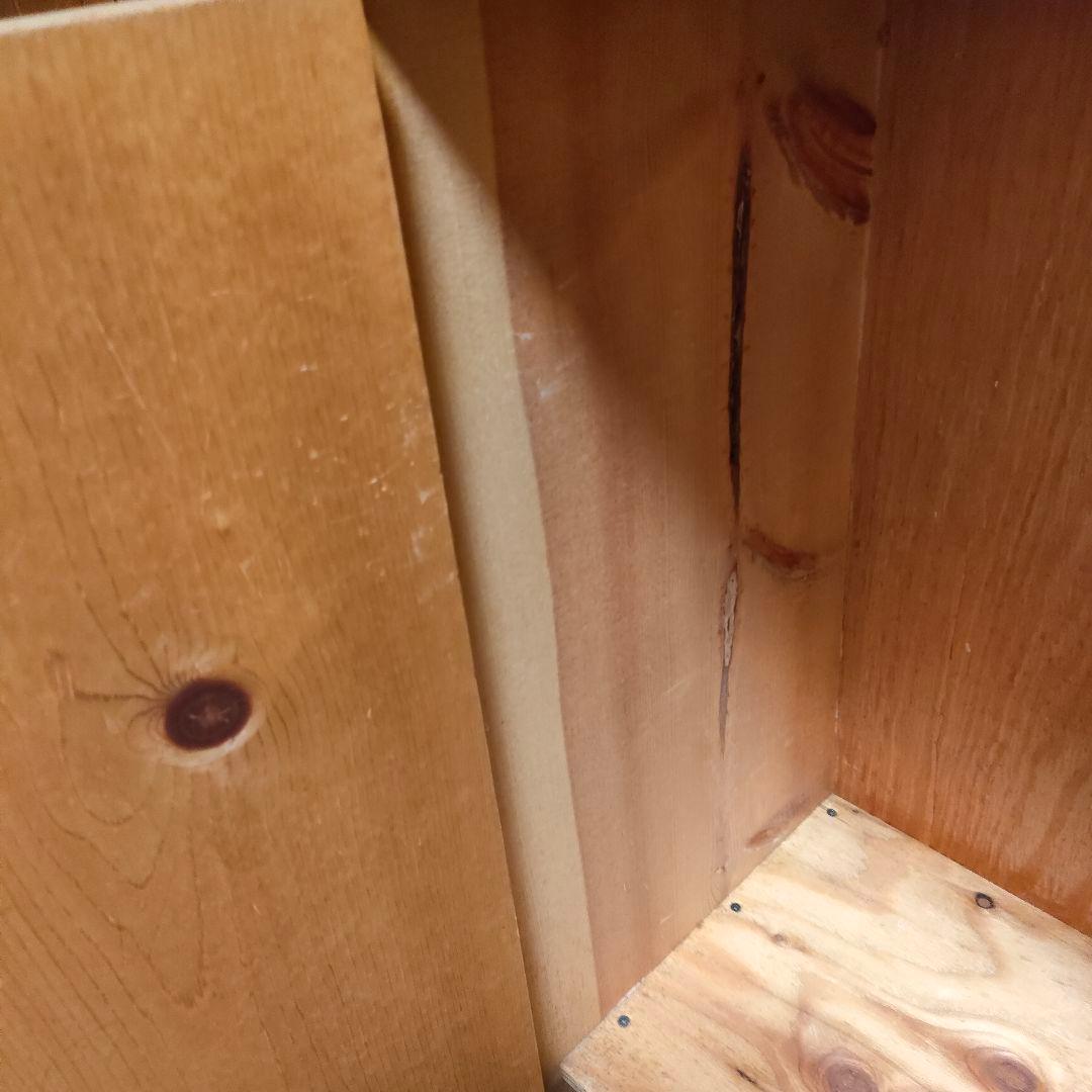 木製 キャビネット 無垢材 ナチュラル家具 回転ラッチ付き カントリー風 収納棚