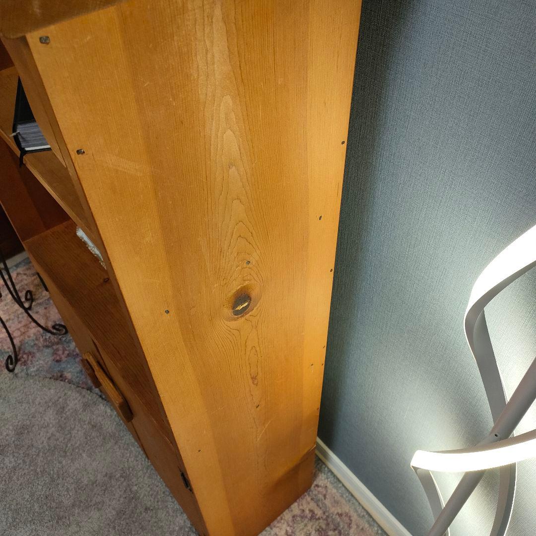 木製 キャビネット 無垢材 ナチュラル家具 回転ラッチ付き カントリー風 収納棚