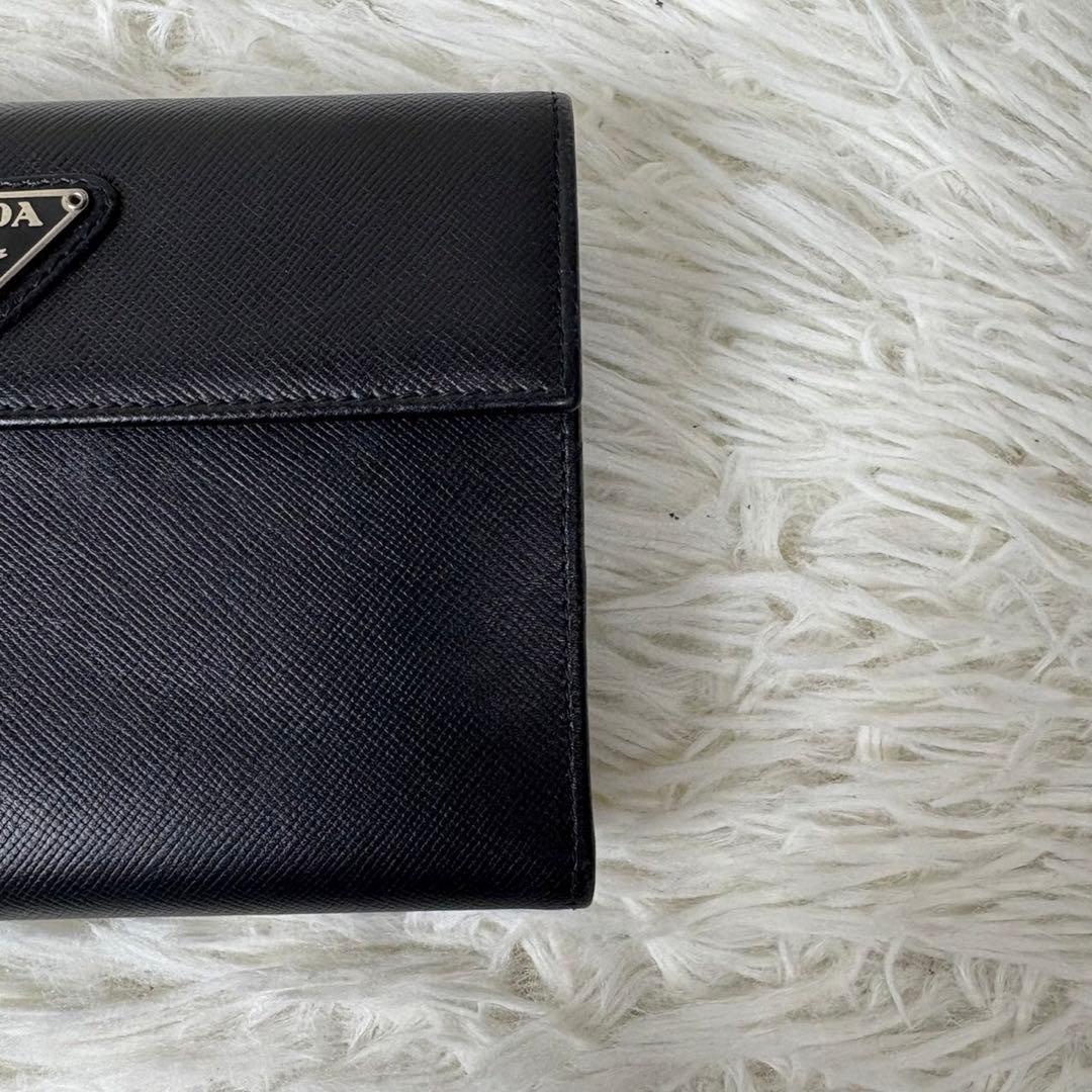 未使用級✨PRADA プラダ　三つ折り財布　三角ロゴプレート　サフィアーノ　黒