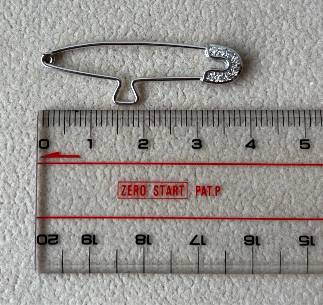 K18 ダイヤ入り　安全ピン　ブローチ　メガネホルダー　三越