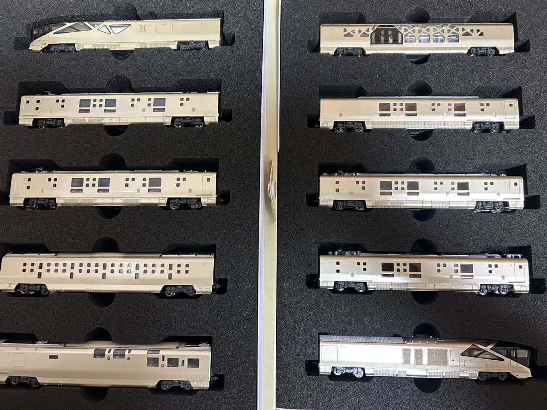 鉄道模型　Nゲージ　KATO 10-1447 E001形　四季島