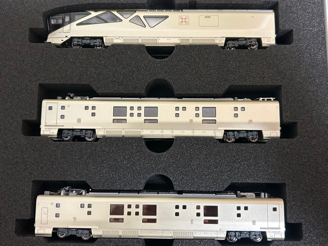 鉄道模型　Nゲージ　KATO 10-1447 E001形　四季島