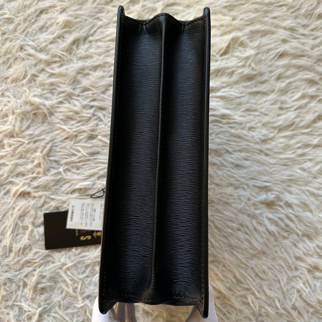 新品未使用　DAKS 本革　レザー　黒　セカンドバッグ　クラッチ　ダレス　日本製