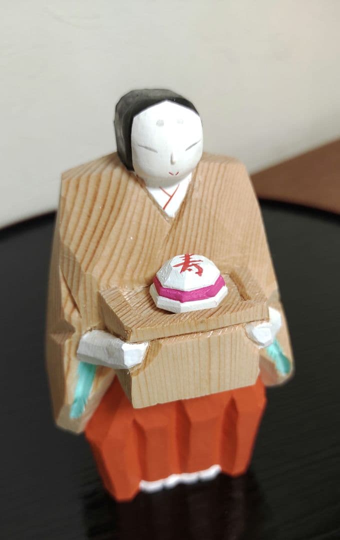 ゆ*こ様 奈良一刀彫「月こよみ 」巫女さんと12か月の捧げ物 浦弘園・作 奈良伝