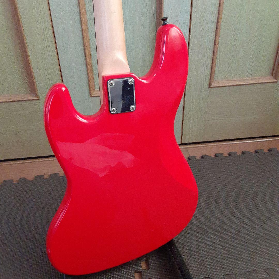 レジェンド　ベースギター　渋いレッド色