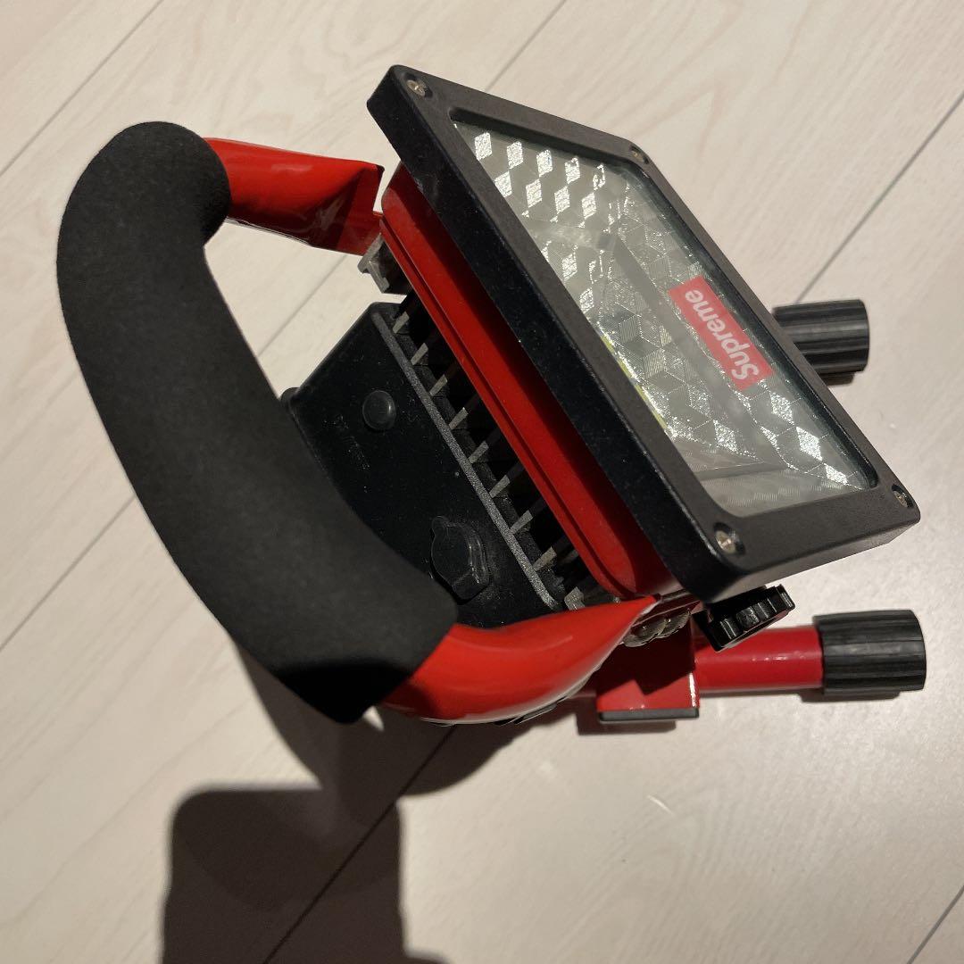 シュプリーム　スタンドライト　Cordless Floodlight Red