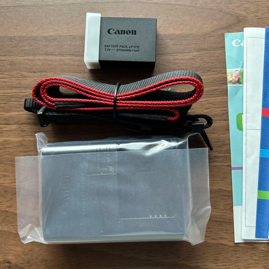 【おまけ付き】キャノン　EOS kiss M2