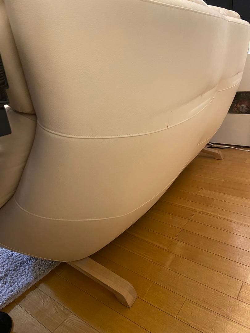 カリモク家具　ベージュレザー2人掛けソファ