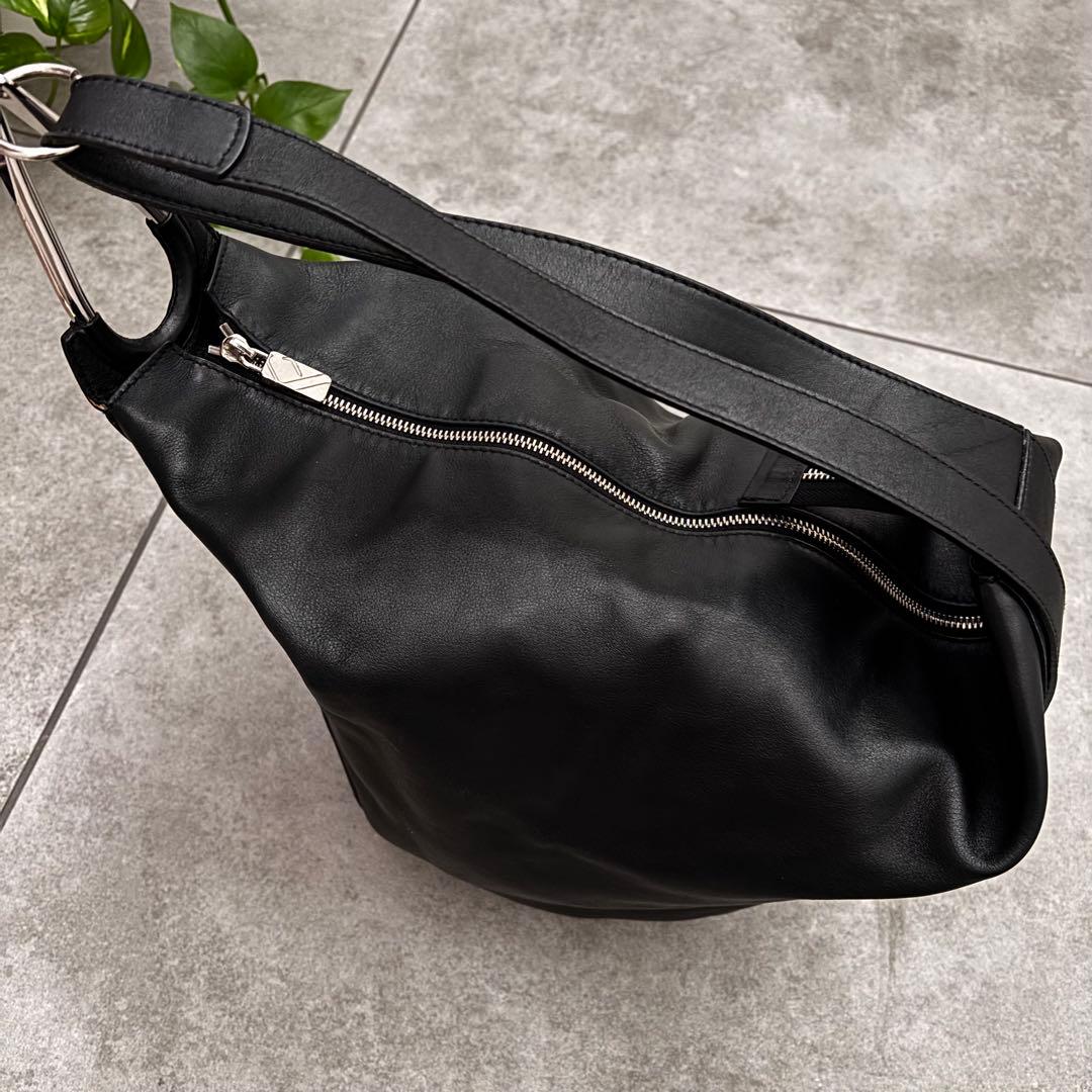 レア　FURLA レザー　ショルダーバッグ　牛革　 黒　ブラック　シルバー金具