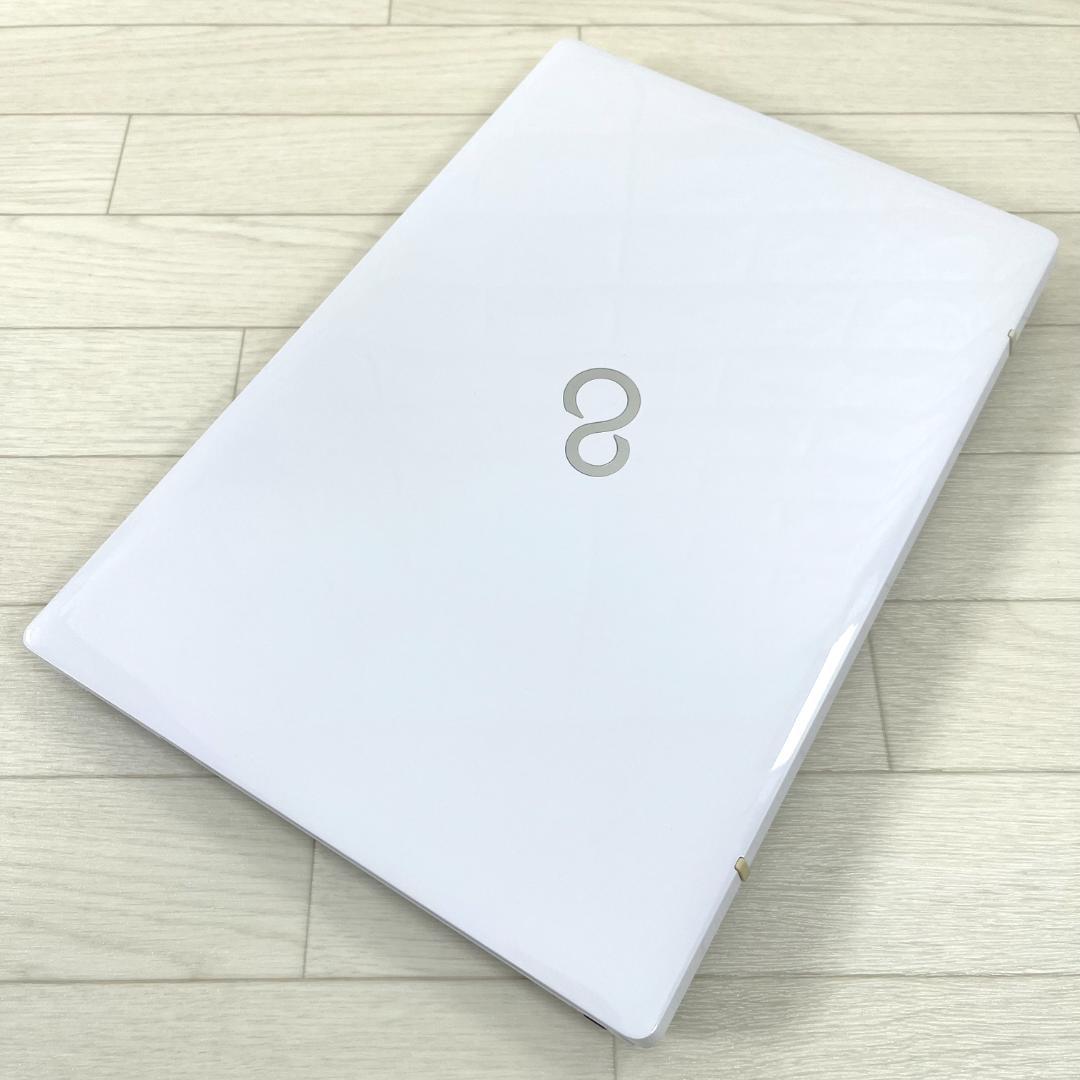 富士通 第8世代 i7 新品SSD512＋HDD1T メモリ16 ノートパソコン