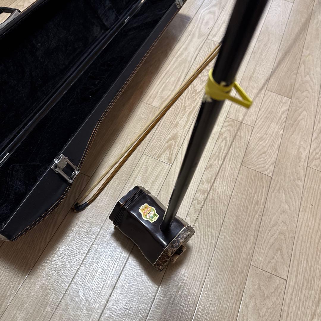 二胡 敦煌牌 上海民族楽器 弦、松脂、ハードケース付