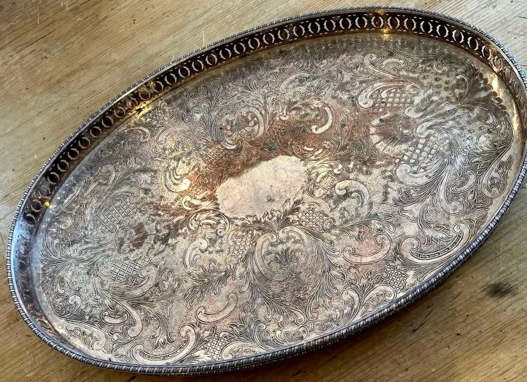 英国アンティーク 彫刻模様 オーバルトレイ