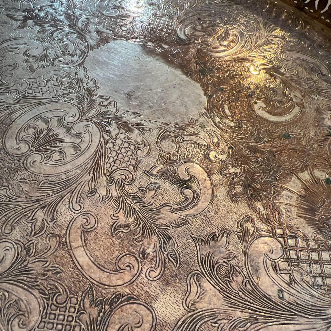 英国アンティーク 彫刻模様 オーバルトレイ