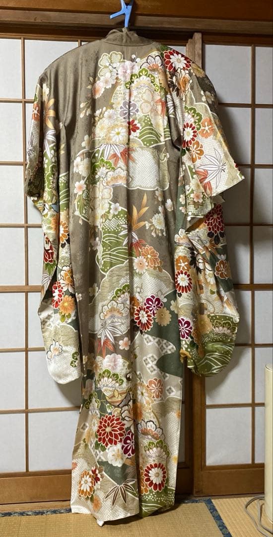 メルカリ市中だけお値下げ　県民共済正絹振袖フルセットグリーン金赤黒　ぽっちゃり