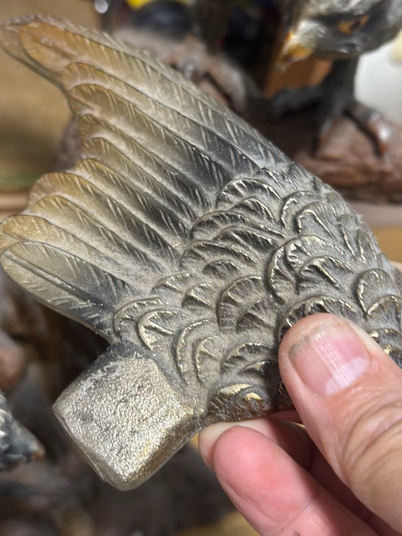 アンティーク金属製 鷲の彫刻 です