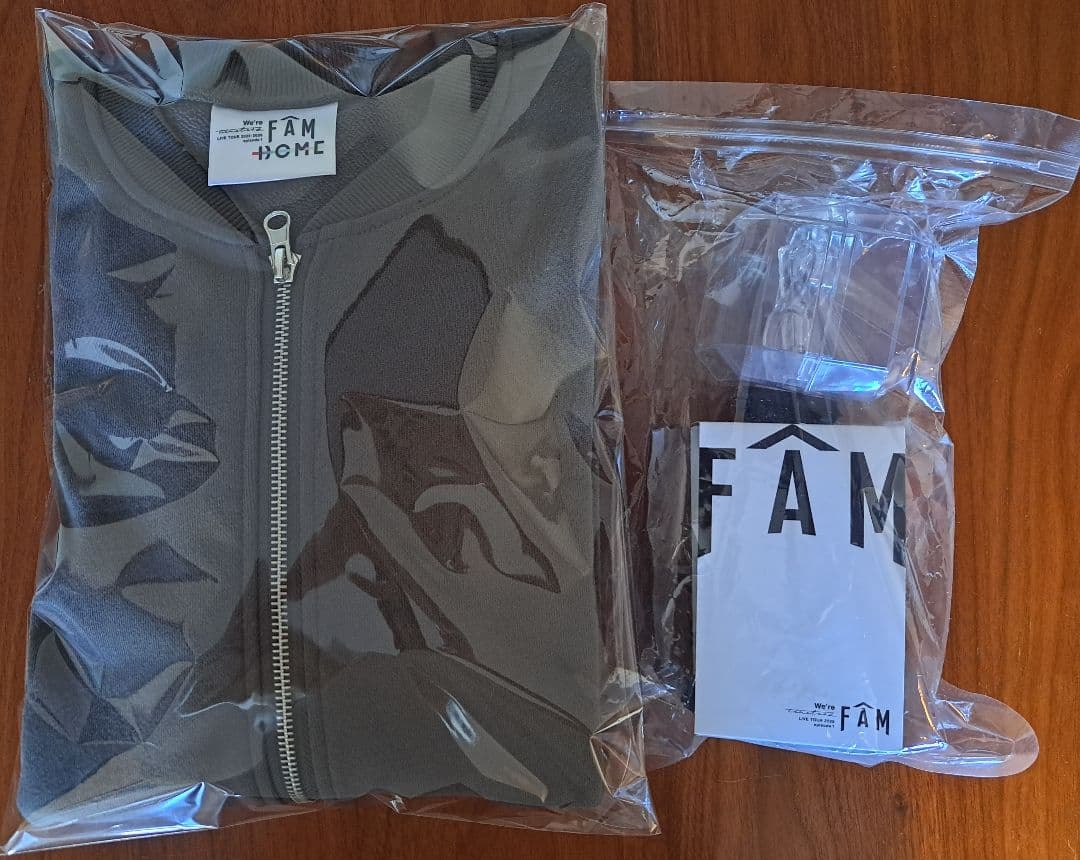 tlmelesz FAM DOME ジップアップカーディガンA ペンライト