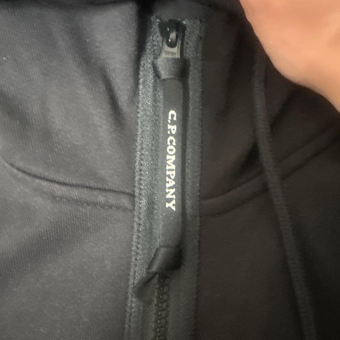 cp company ゴーグル付きパーカー