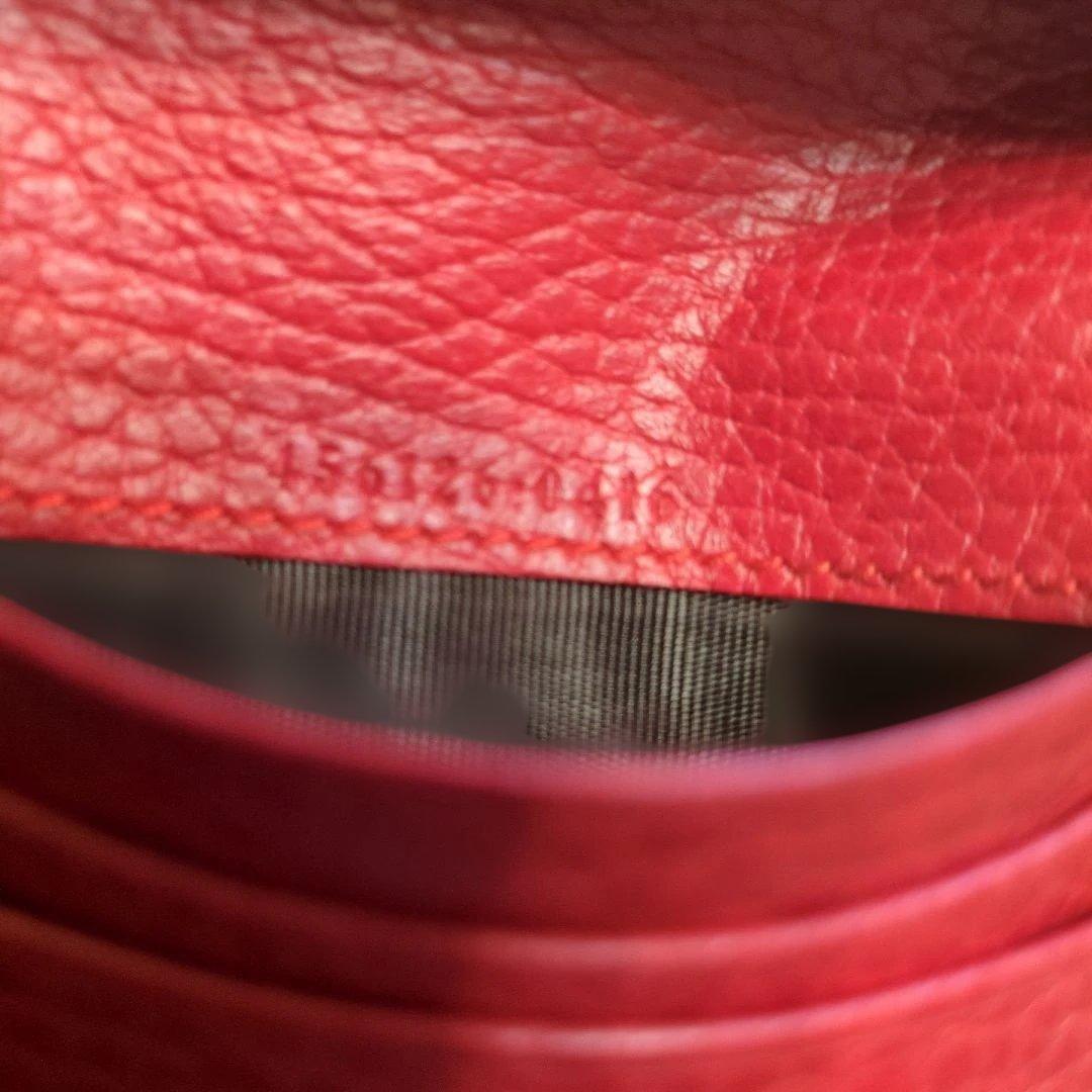 美品✨️ グッチ マーモント 二つ折り財布 GGロゴ金具 レザー 赤