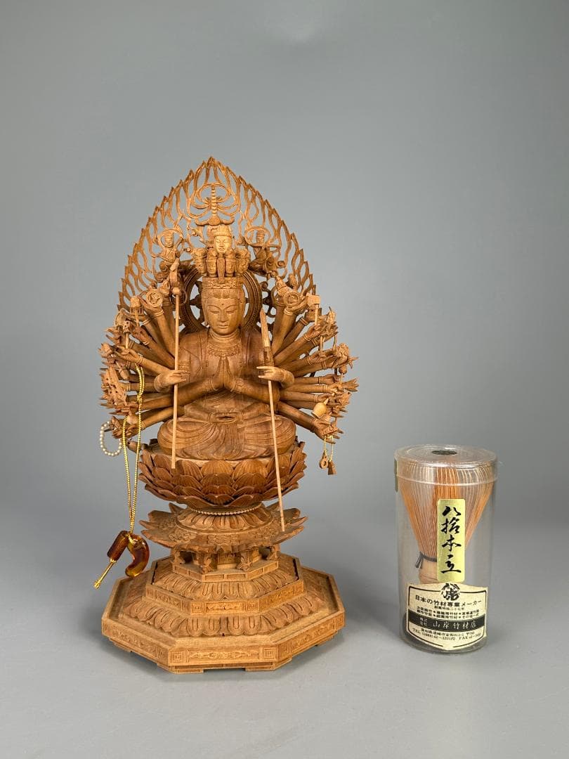 仏教美術　相国大龍　有馬頼底　白檀　細密木彫　千手観音像　共箱付　証明書付　美品