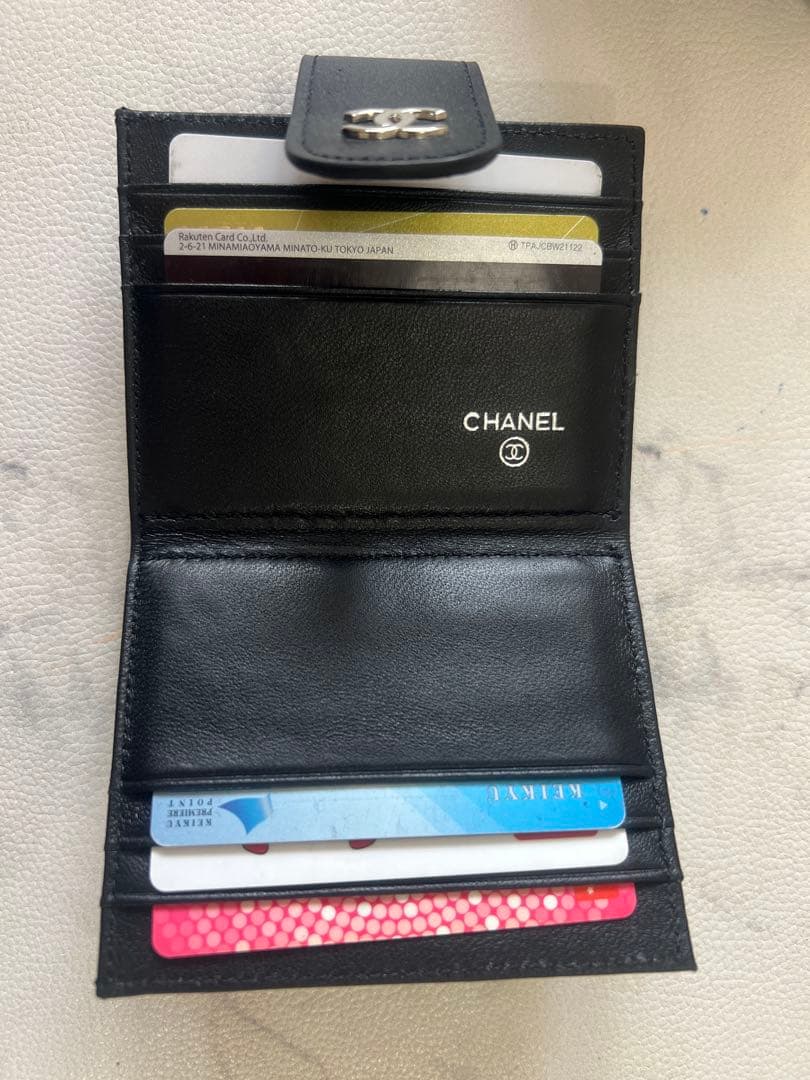 CHANEL レザーブラック 二つ折り財布