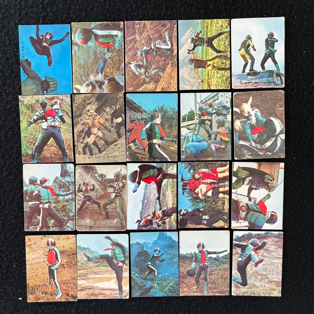 カルビー旧仮面ライダーカードNO.1〜100とカードアルバム3冊のセット