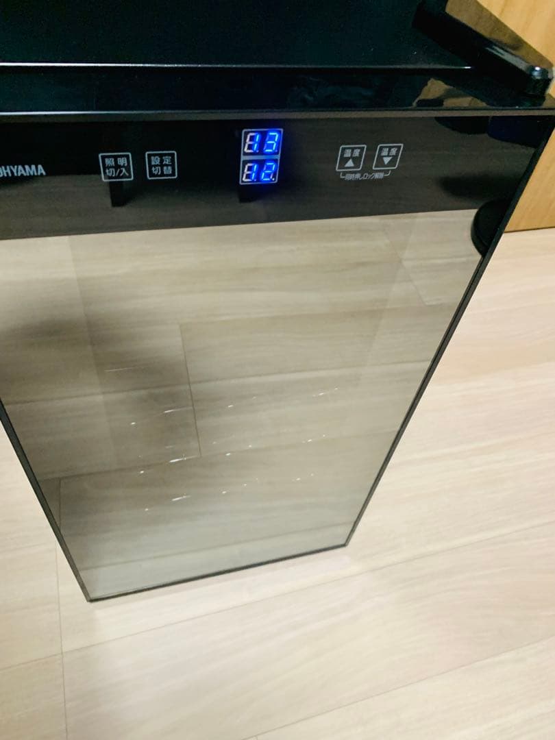 2023年製 アイリスオーヤマ ペルチェ式 ワインセラー IWC-P182A-B