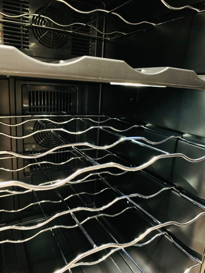 2023年製 アイリスオーヤマ ペルチェ式 ワインセラー IWC-P182A-B